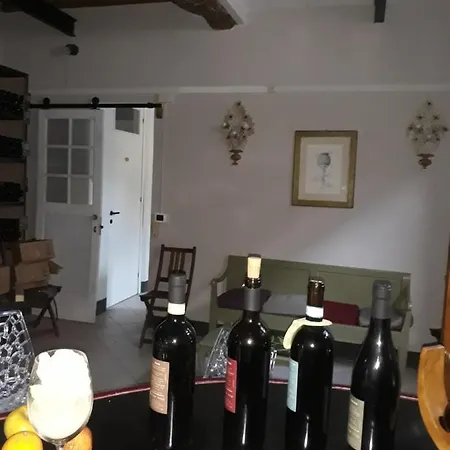 ベッド・アンド・ブレックファスト Winebikehostel Rocca Grimalda